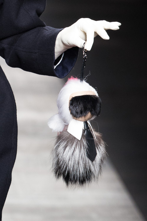 フェンディ(FENDI) カーリト｜写真1