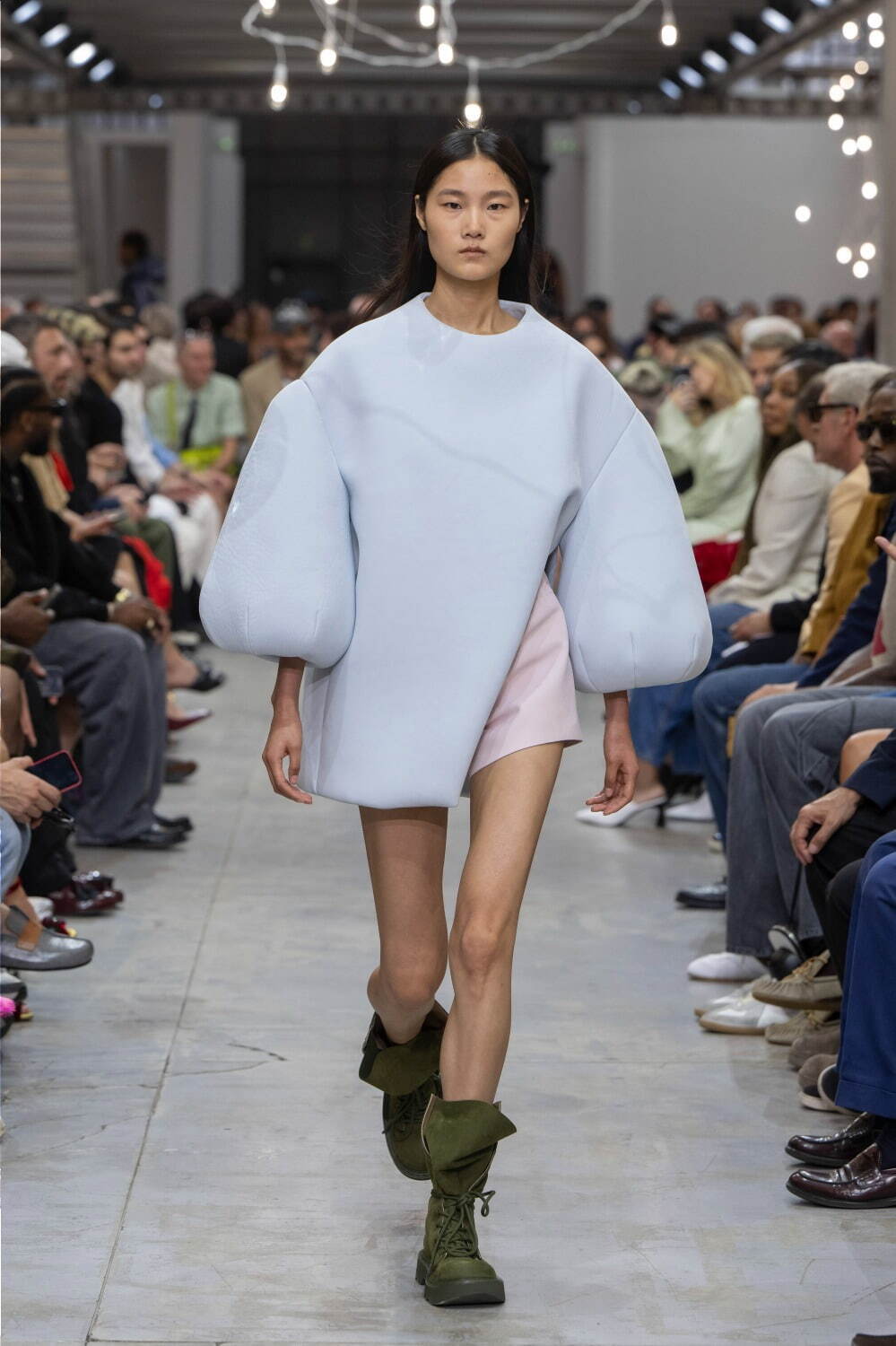 JW アンダーソン(JW Anderson) 2025年春夏ウィメンズ&メンズコレクション  - 写真19