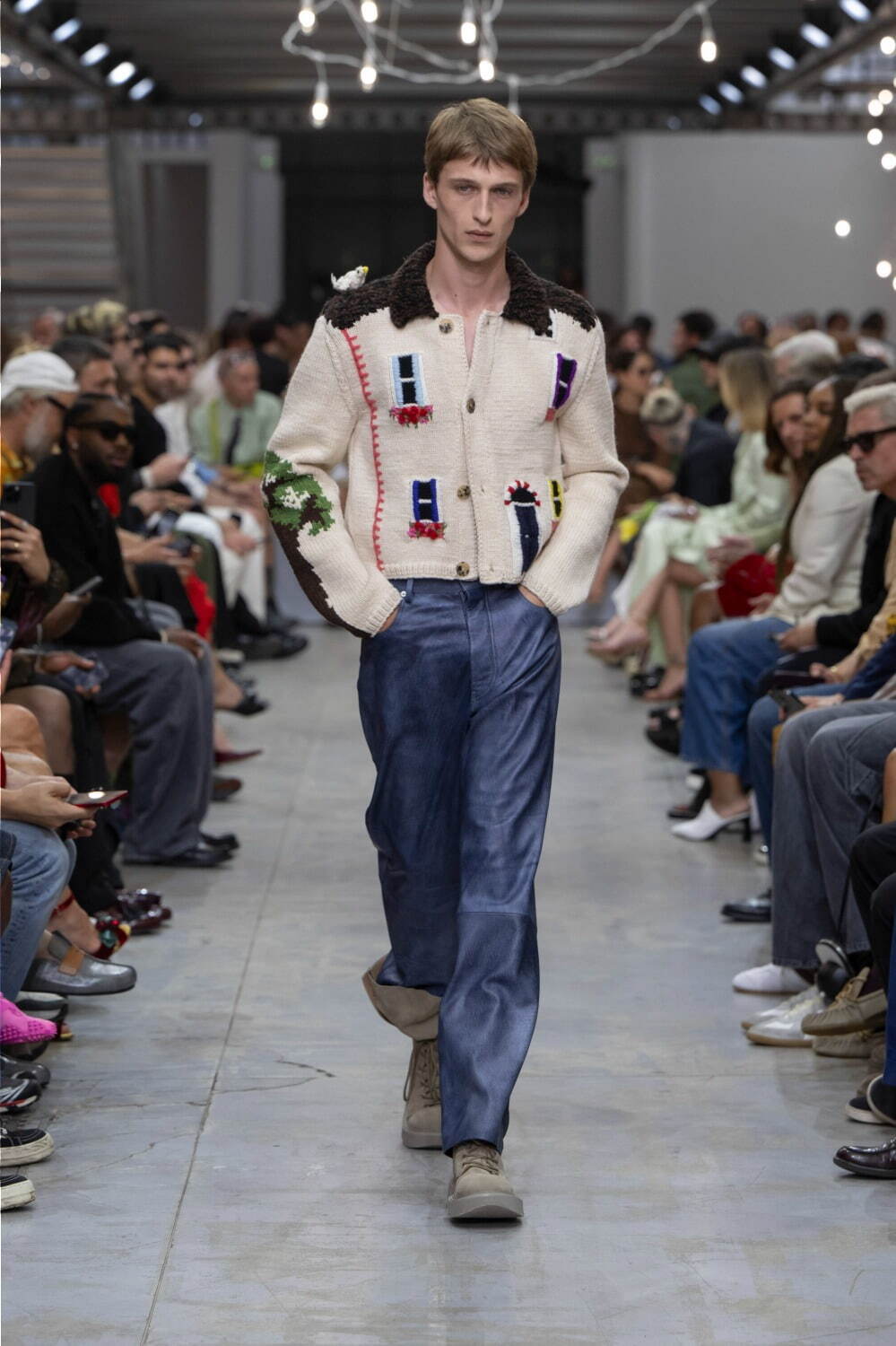 JW アンダーソン(JW Anderson) 2025年春夏ウィメンズ&メンズコレクション  - 写真25