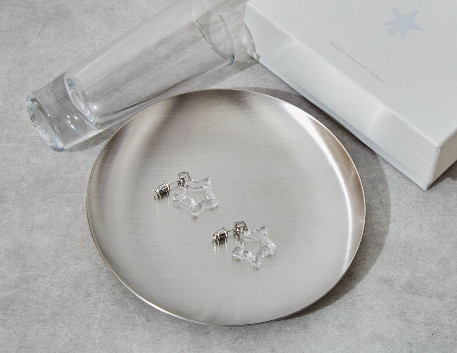 STAR CUTTING GLASS PIERCED EARRINGS 9,680円