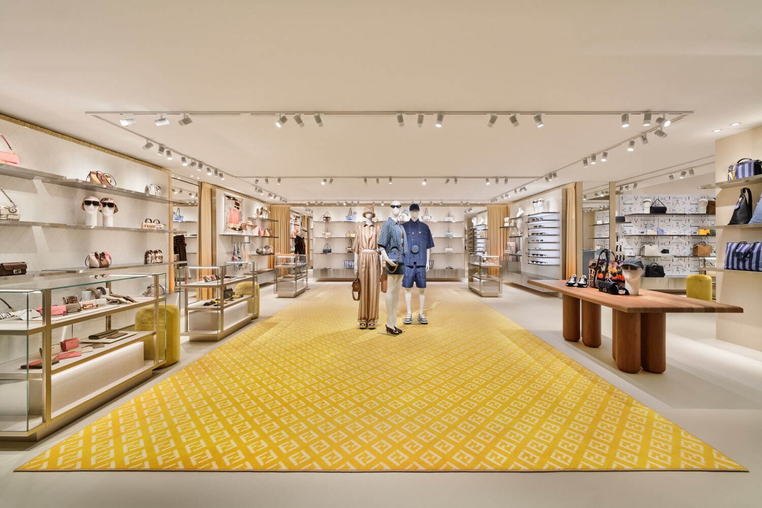 フェンディ(FENDI) フェンディ 大阪店｜写真1