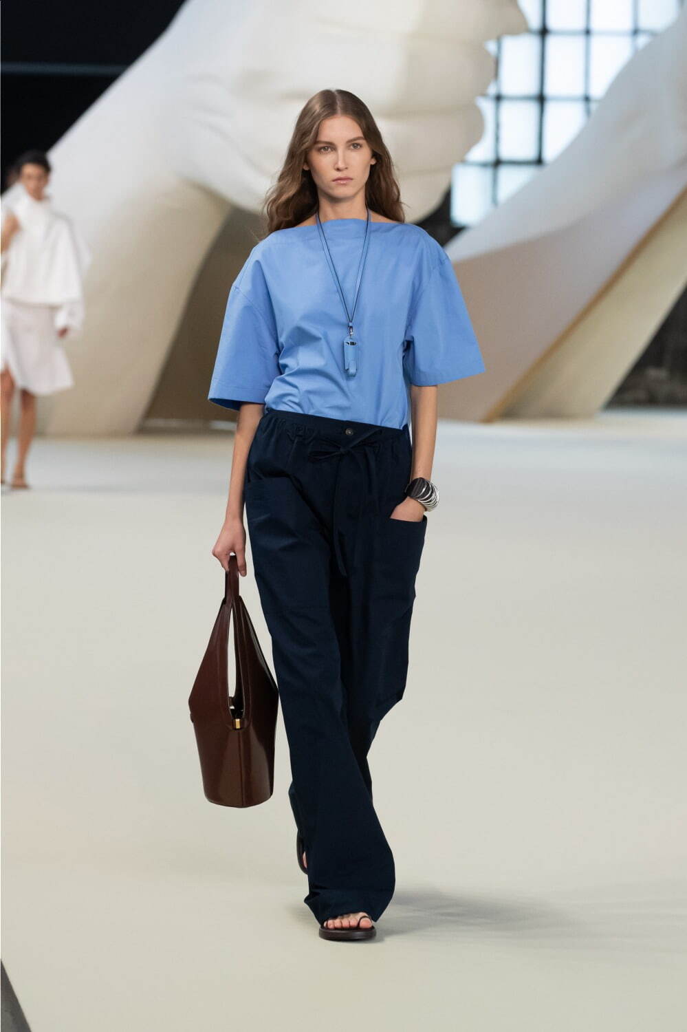 トッズ(TOD'S) 2025年春夏ウィメンズ&メンズコレクション  - 写真3