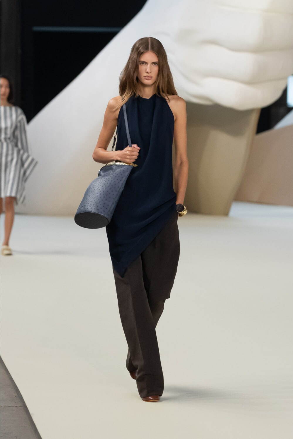 トッズ(TOD'S) 2025年春夏ウィメンズ&メンズコレクション シルエット - 写真20