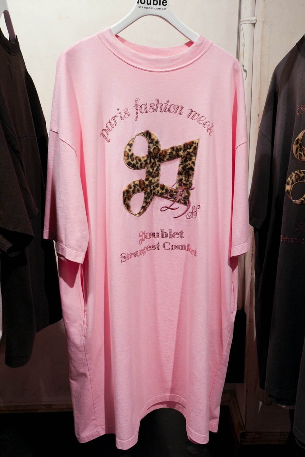 「ダブレット PFW ツアー Tシャツ」53,900円