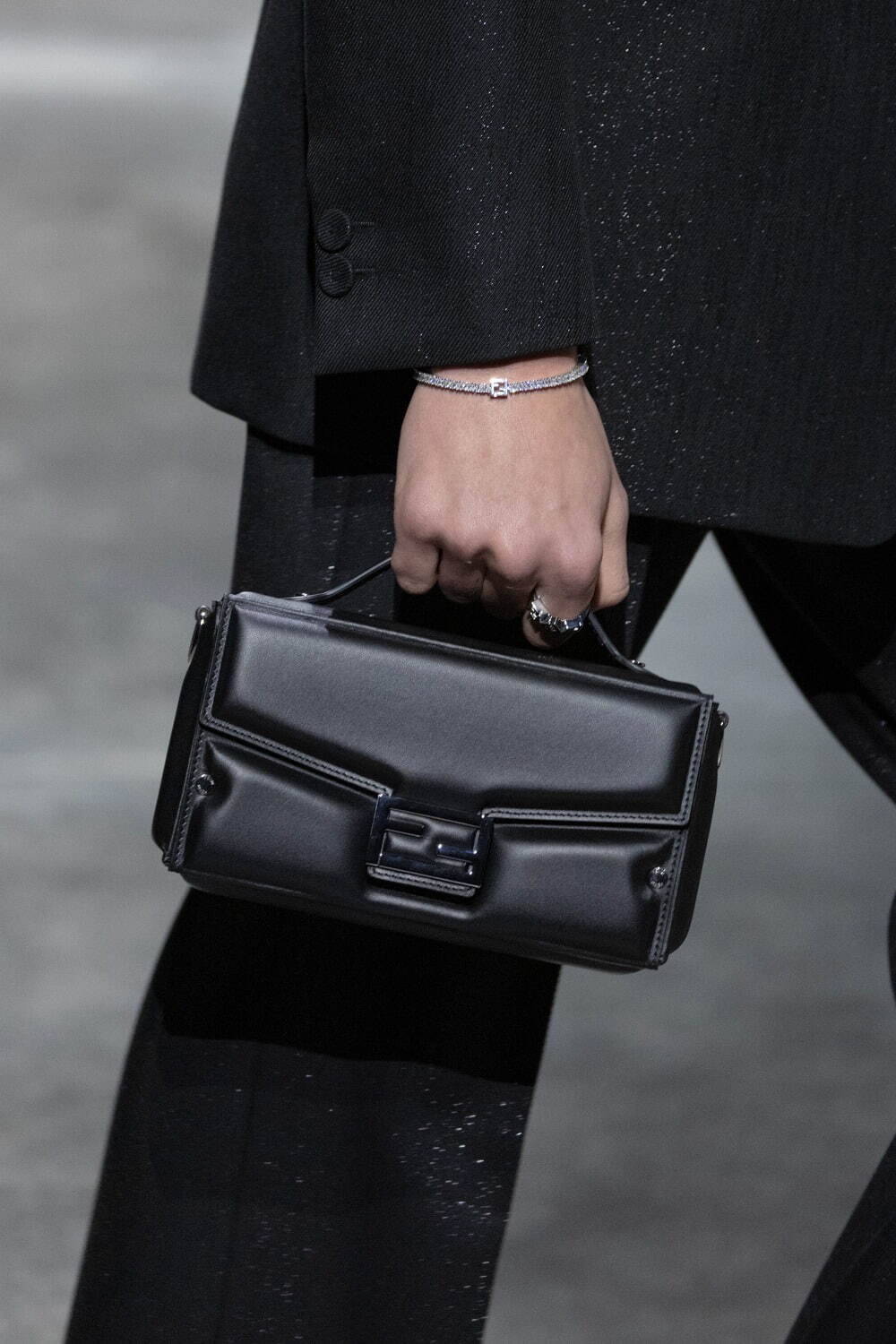 フェンディ(FENDI) バゲット ソフト トランク｜写真9