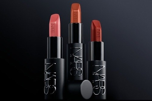 NARS24年秋コスメ“サテン仕上がり”新ツヤリップ全28色、クリーミー質感で保湿ケアも