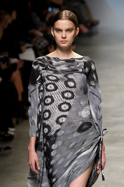 イッセイ ミヤケ(ISSEY MIYAKE) 2011年春夏ウィメンズコレクション  - 写真52