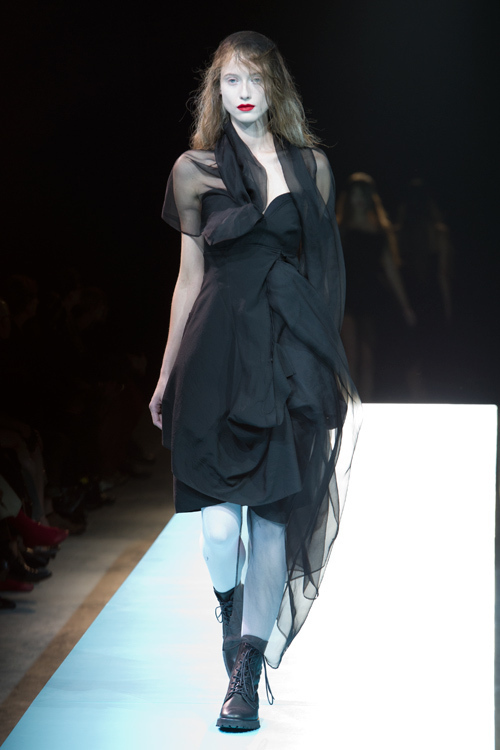 ヨウジヤマモト(Yohji Yamamoto) 2011年春夏ウィメンズコレクション  - 写真7