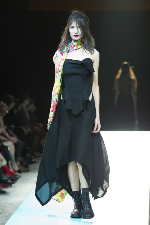 ヨウジヤマモト(Yohji Yamamoto) 2011年春夏ウィメンズコレクション  - 写真48