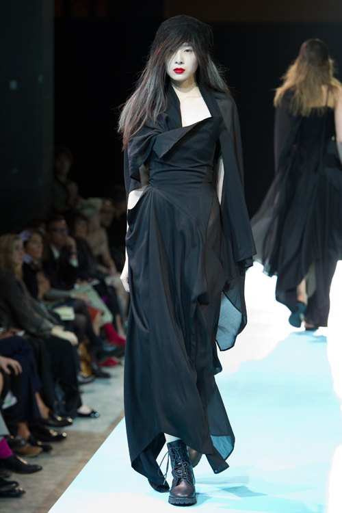 ヨウジヤマモト(Yohji Yamamoto) 2011年春夏ウィメンズコレクション  - 写真55