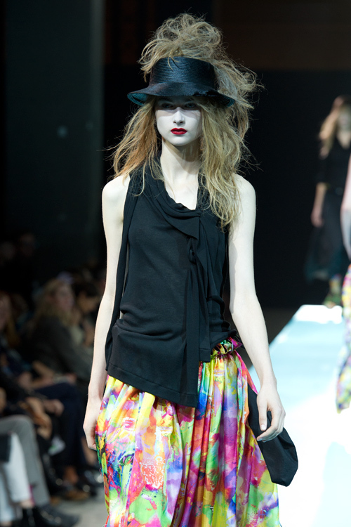 ヨウジヤマモト(Yohji Yamamoto) 2011年春夏ウィメンズコレクション  - 写真63