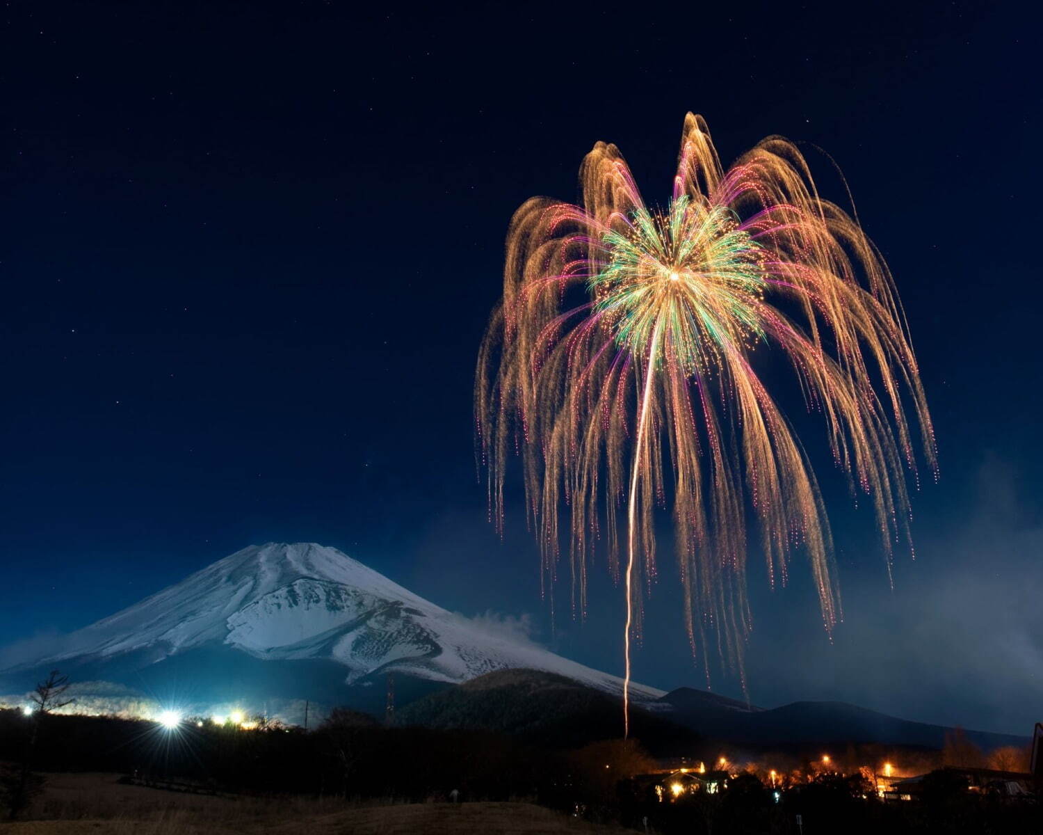 【開催中止】富士山南麓2合目の花火大会「富士山花火2024」｜写真1