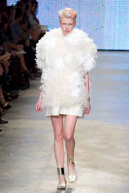 ジャンバティスタ ヴァリ(GiAMBATTiSTA VALLi) 2011年春夏ウィメンズコレクション シルエット - 写真37