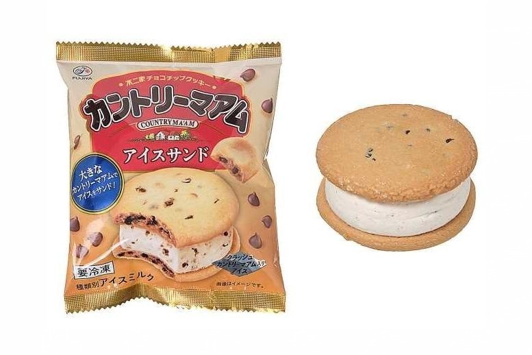 「不二家カントリーマアムアイスサンド」321円