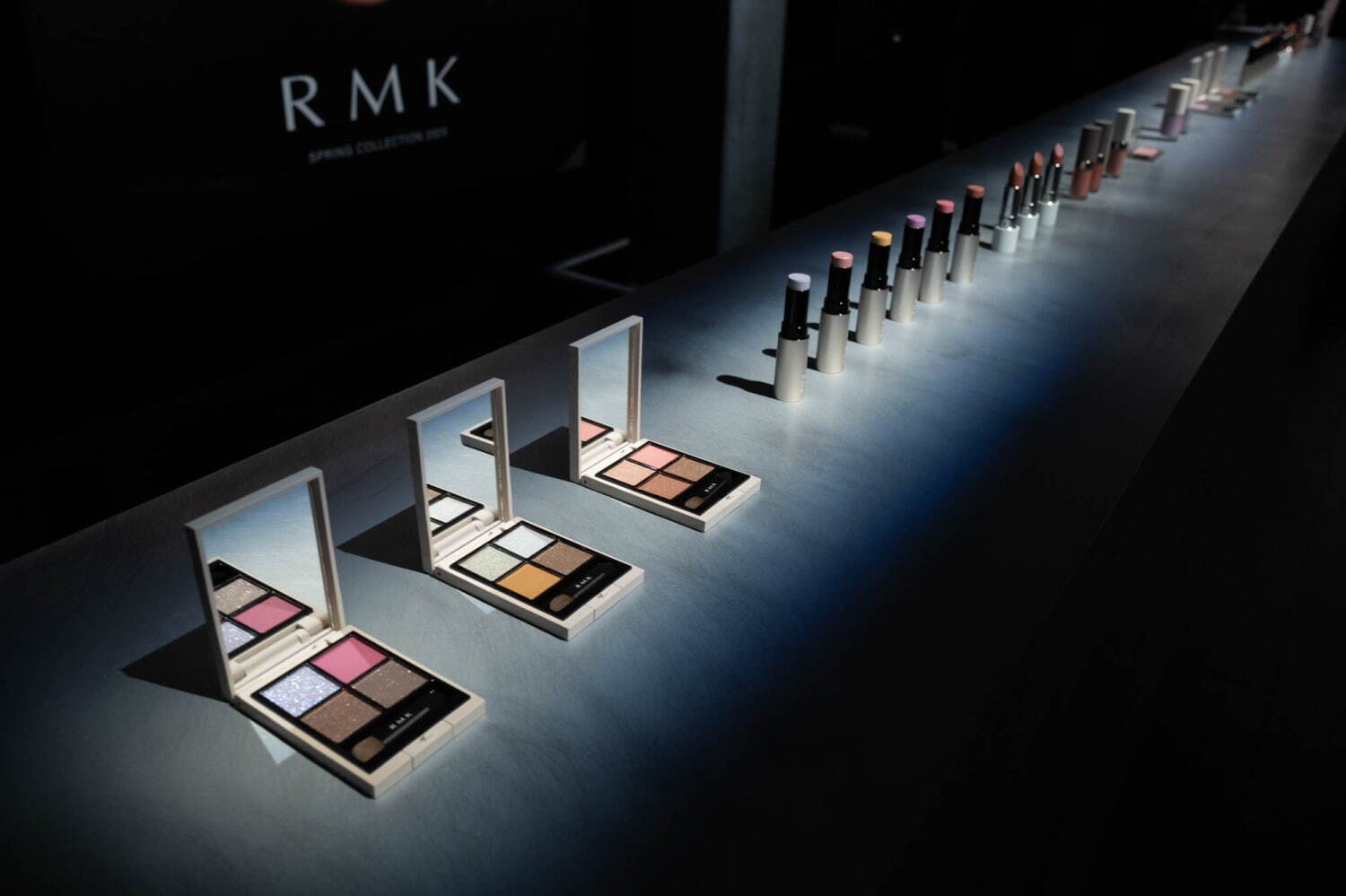 RMK2025年春コスメ、寒色ニュアンスカラーの4色アイパレや目元・頬OKの新カラースティック｜写真19