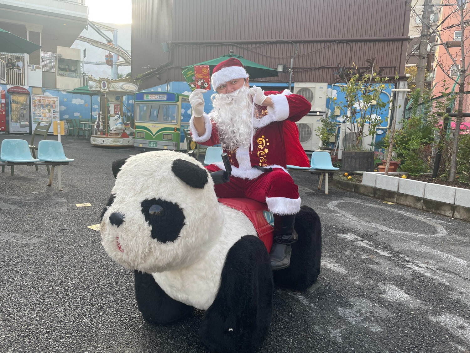 東京・浅草「花やしき」クリスマスイベント、体験型エンタメショー＆サンタのプレゼント配布｜写真2