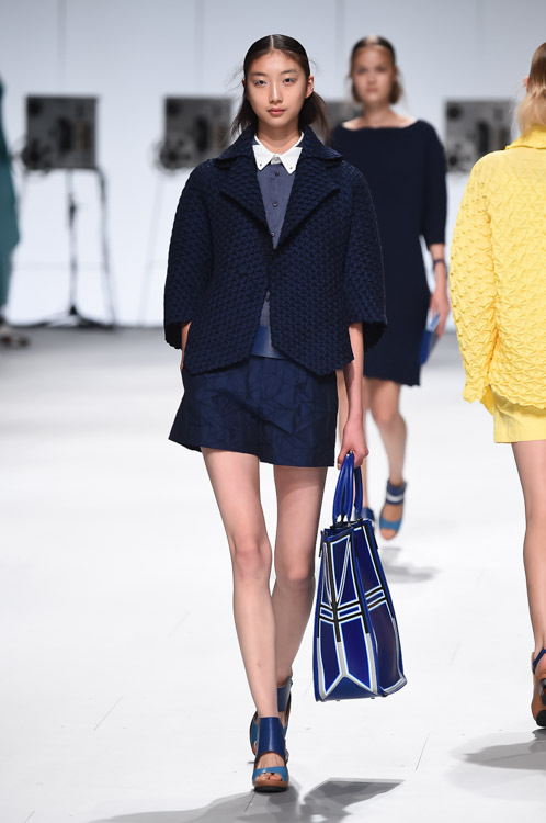 イッセイ ミヤケ(ISSEY MIYAKE) 2015年春夏ウィメンズコレクション シルエット - 写真24