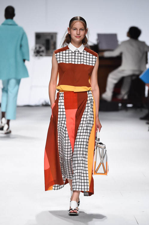 イッセイ ミヤケ(ISSEY MIYAKE) 2015年春夏ウィメンズコレクション シルエット - 写真29