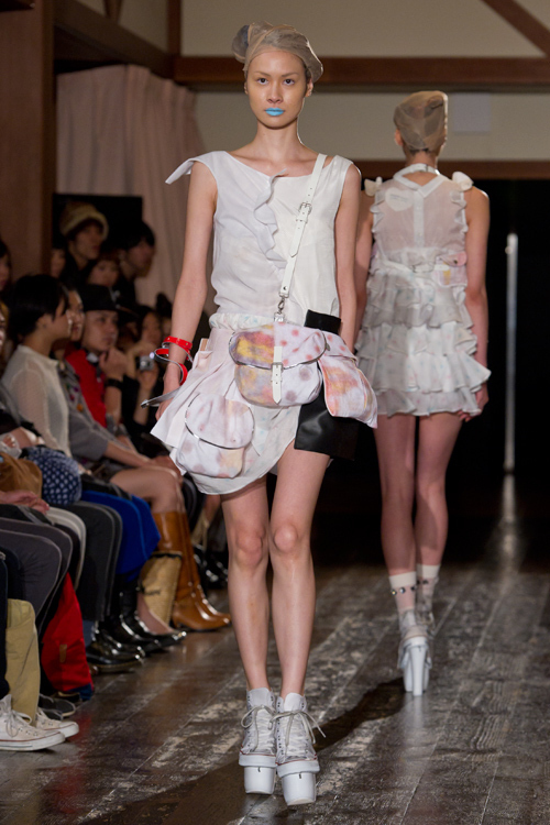 ノゾミ イシグロ オートクチュール(NOZOMI ISHIGURO Haute Couture) 2011年春夏ウィメンズコレクション  - 写真13