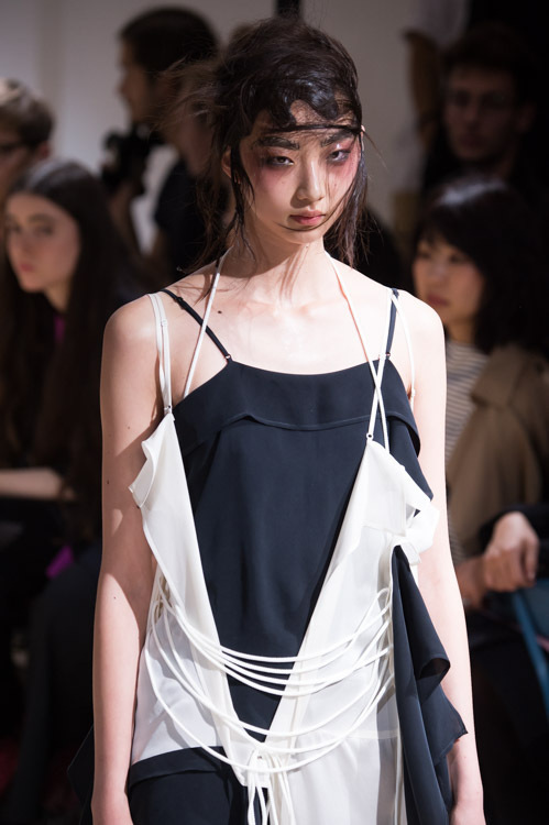 ヨウジヤマモト(Yohji Yamamoto) 2015年春夏ウィメンズコレクション  - 写真8