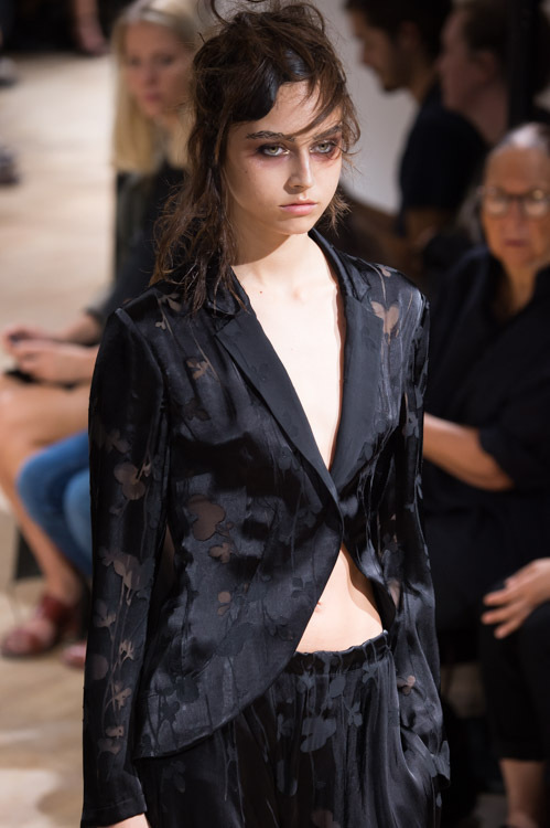 ヨウジヤマモト(Yohji Yamamoto) 2015年春夏ウィメンズコレクション  - 写真18