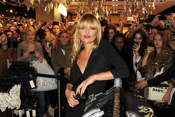 ケイト モスが来店！ケイト モス トップショップ（Kate Moss TOPSHOP）のファイナルコレクション発売イベント in ロンドン｜写真1