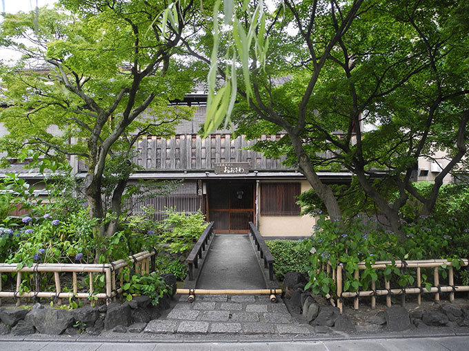 パスザバトンが京都・祇園新橋に3号店オープン - 飲食業態スタート、かき氷やお茶のカクテル｜写真1