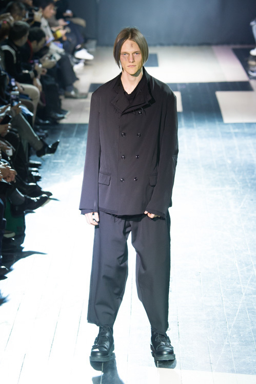 ヨウジヤマモト(Yohji Yamamoto) 2015-16年秋冬メンズコレクション  - 写真1