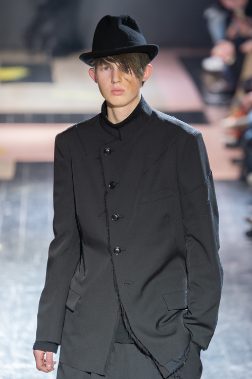 ヨウジヤマモト(Yohji Yamamoto) 2015-16年秋冬メンズコレクション  - 写真18