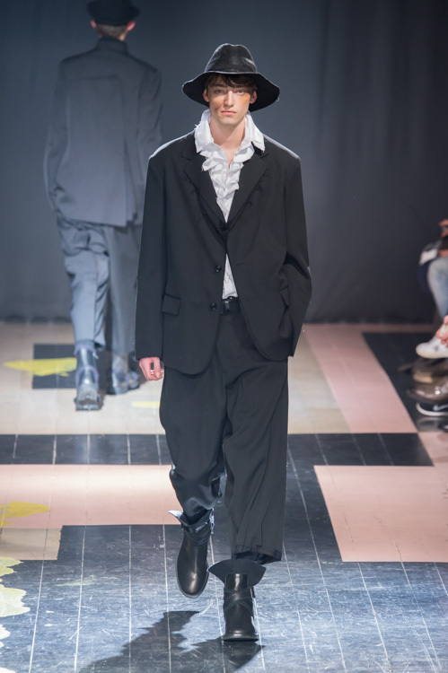 ヨウジヤマモト(Yohji Yamamoto) 2015-16年秋冬メンズコレクション  - 写真19