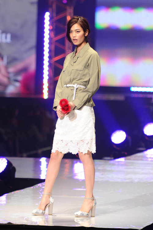 東京ランウェイ 2015SS 3rdステージ - 石田ニコルがセクシーなランジェリー姿披露｜写真49