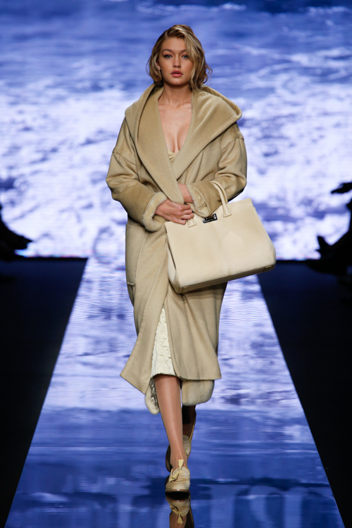 マックスマーラ(Max Mara) 2015-16年秋冬ウィメンズコレクション  - 写真41