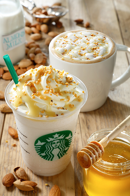 スターバックス(Starbucks Coffee) アーモンドミルク フラペチーノ with ハニー クランチ｜写真1