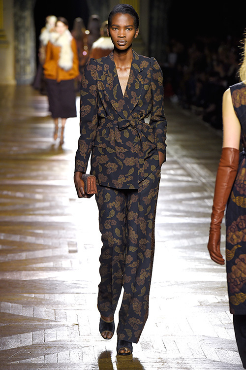 ドリス ヴァン ノッテン(DRIES VAN NOTEN) 2015-16年秋冬ウィメンズコレクション  - 写真27