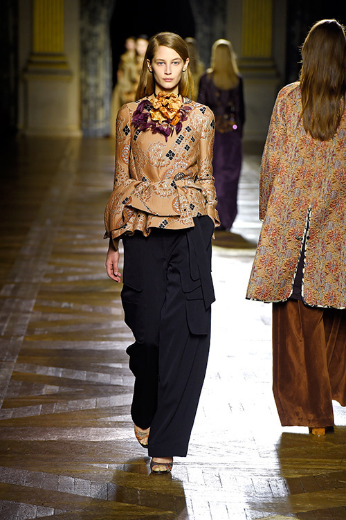 ドリス ヴァン ノッテン(DRIES VAN NOTEN) 2015-16年秋冬ウィメンズコレクション  - 写真37