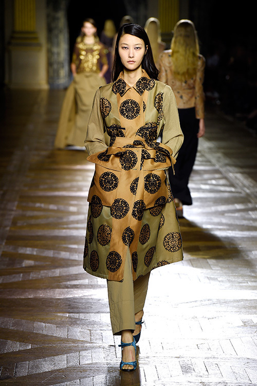 ドリス ヴァン ノッテン(DRIES VAN NOTEN) 2015-16年秋冬ウィメンズコレクション  - 写真39