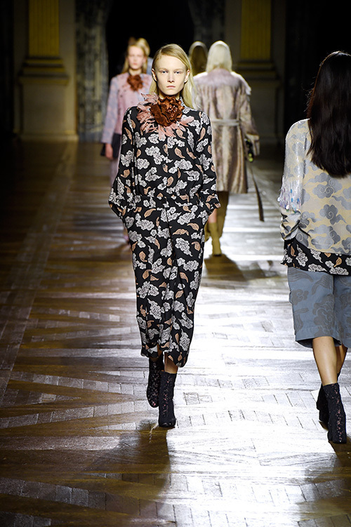 ドリス ヴァン ノッテン(DRIES VAN NOTEN) 2015-16年秋冬ウィメンズコレクション  - 写真48