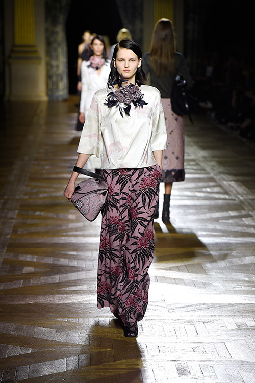 ドリス ヴァン ノッテン(DRIES VAN NOTEN) 2015-16年秋冬ウィメンズコレクション  - 写真53