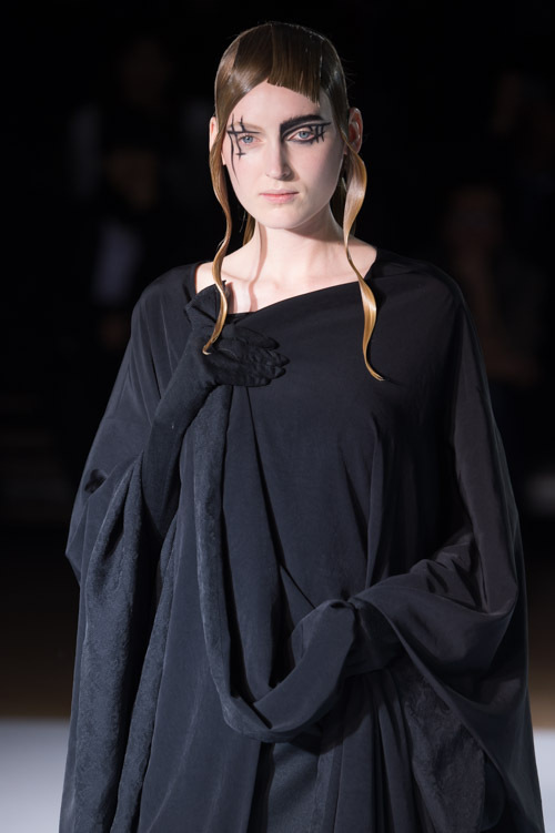 ヨウジヤマモト(Yohji Yamamoto) 2015-16年秋冬ウィメンズコレクション  - 写真8