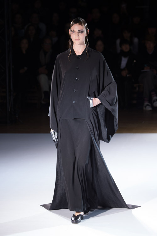 ヨウジヤマモト(Yohji Yamamoto) 2015-16年秋冬ウィメンズコレクション  - 写真9