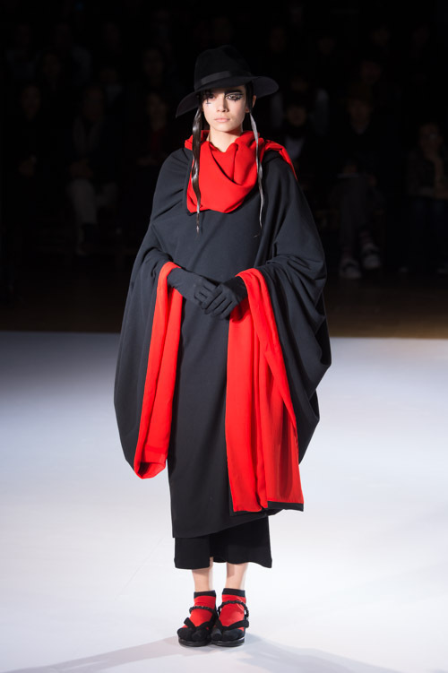 ヨウジヤマモト(Yohji Yamamoto) 2015-16年秋冬ウィメンズコレクション  - 写真13