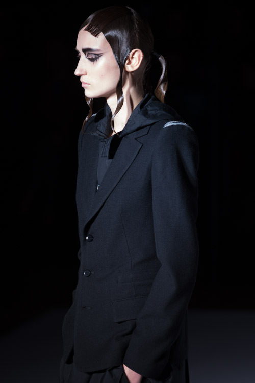 ヨウジヤマモト(Yohji Yamamoto) 2015-16年秋冬ウィメンズコレクション  - 写真25