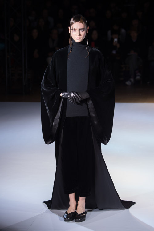 ヨウジヤマモト(Yohji Yamamoto) 2015-16年秋冬ウィメンズコレクション  - 写真38