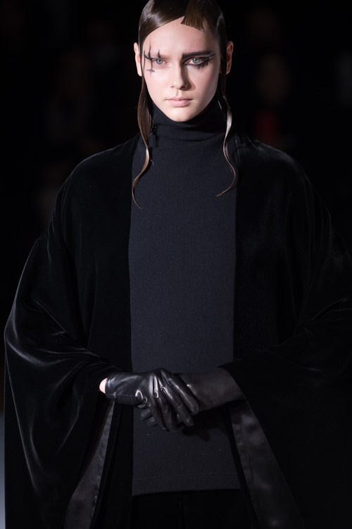 ヨウジヤマモト(Yohji Yamamoto) 2015-16年秋冬ウィメンズコレクション  - 写真39