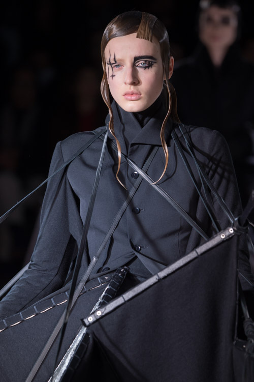 ヨウジヤマモト(Yohji Yamamoto) 2015-16年秋冬ウィメンズコレクション  - 写真71