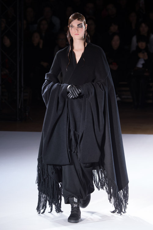 ヨウジヤマモト(Yohji Yamamoto) 2015-16年秋冬ウィメンズコレクション  - 写真88