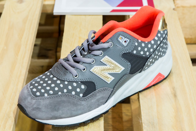 ニューバランス(New Balance) CRT300H WR996｜写真148