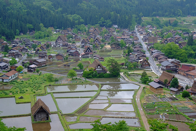 映画祭「CINEMA CARAVAN in 白川郷」- 世界遺産・合掌造り集落で楽しむ屋外映画｜写真3