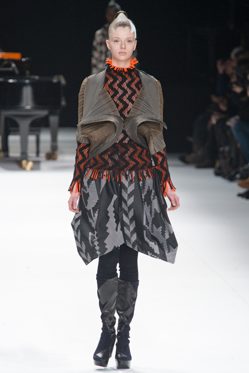 イッセイ ミヤケ(ISSEY MIYAKE) 2011-12年秋冬ウィメンズコレクション  - 写真13