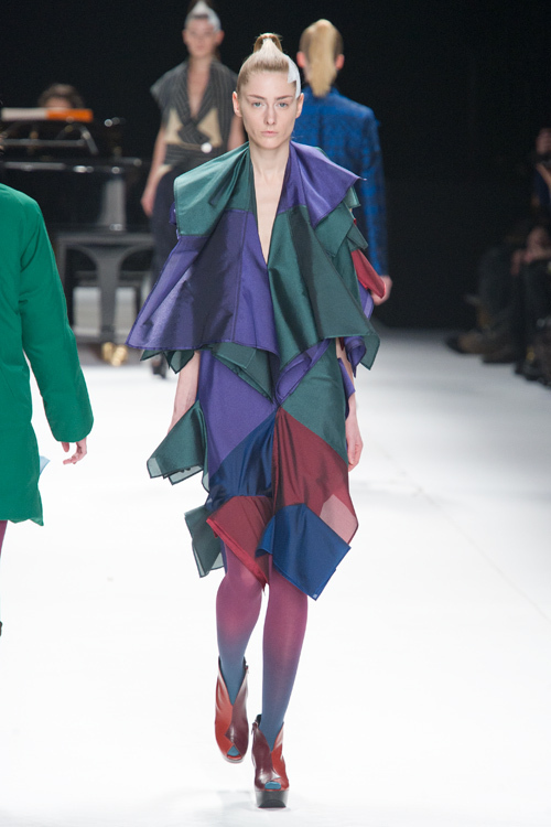 イッセイ ミヤケ(ISSEY MIYAKE) 2011-12年秋冬ウィメンズコレクション  - 写真33